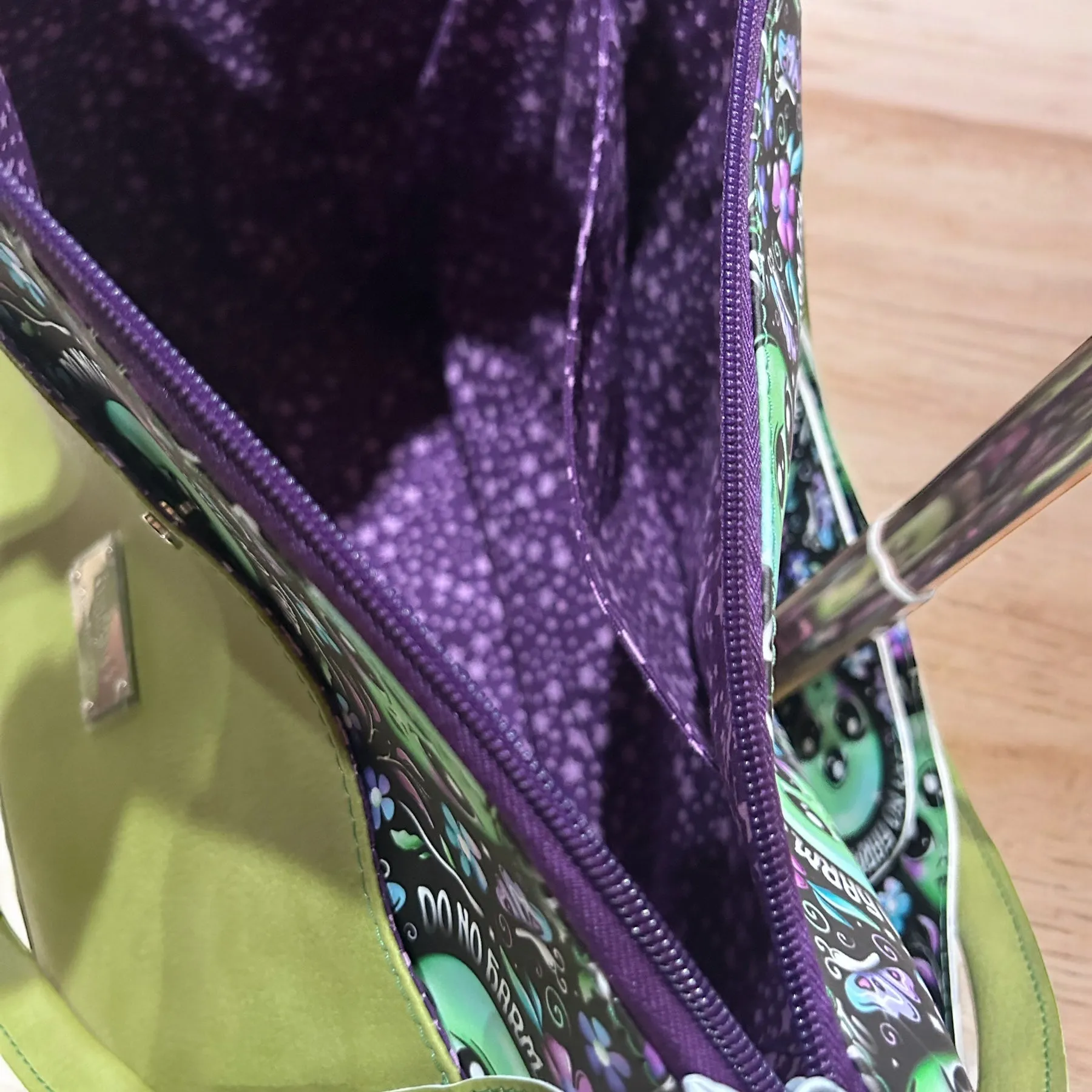 Alien Daisy Travel Duffel, Travel Handbag