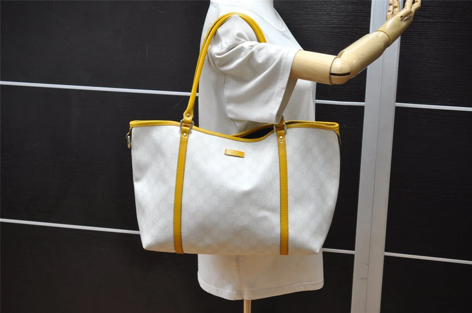 Authentic GUCCI Vintage Shoulder Tote Bag GG PVC Leather 197953 White 2767K