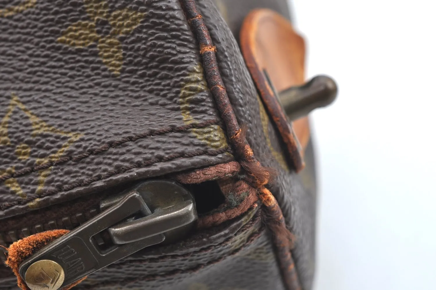 Authentic Louis Vuitton Monogram Keepall 45 Travel Boston Bag Old Model LV K5623