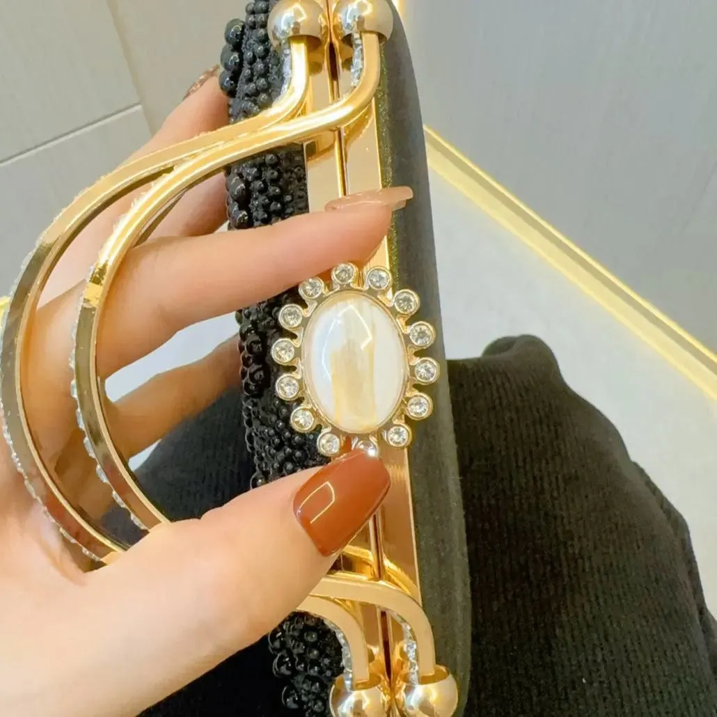 Bianca | A Pearl-Adorned Clutch Bag for Effortless Elegance