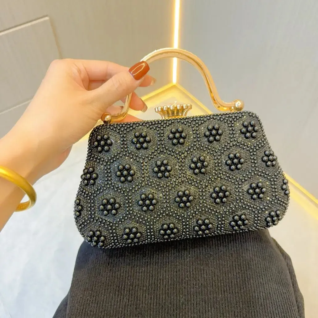 Bianca | A Pearl-Adorned Clutch Bag for Effortless Elegance