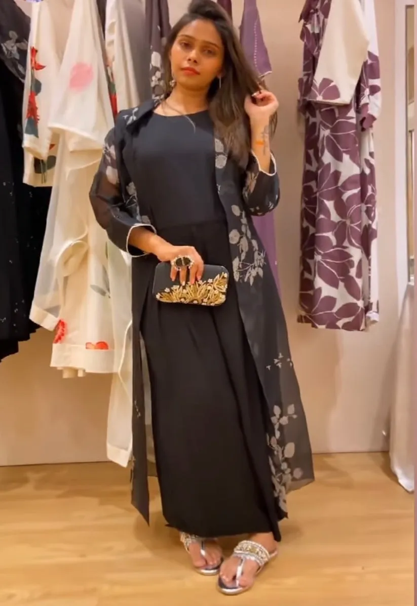Black Dabka Leaf Clutch