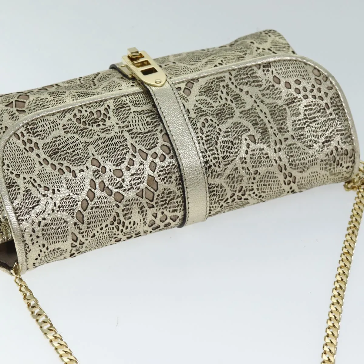 BURBERRY Chain Shoulder Bag Leather Gold Auth 74996