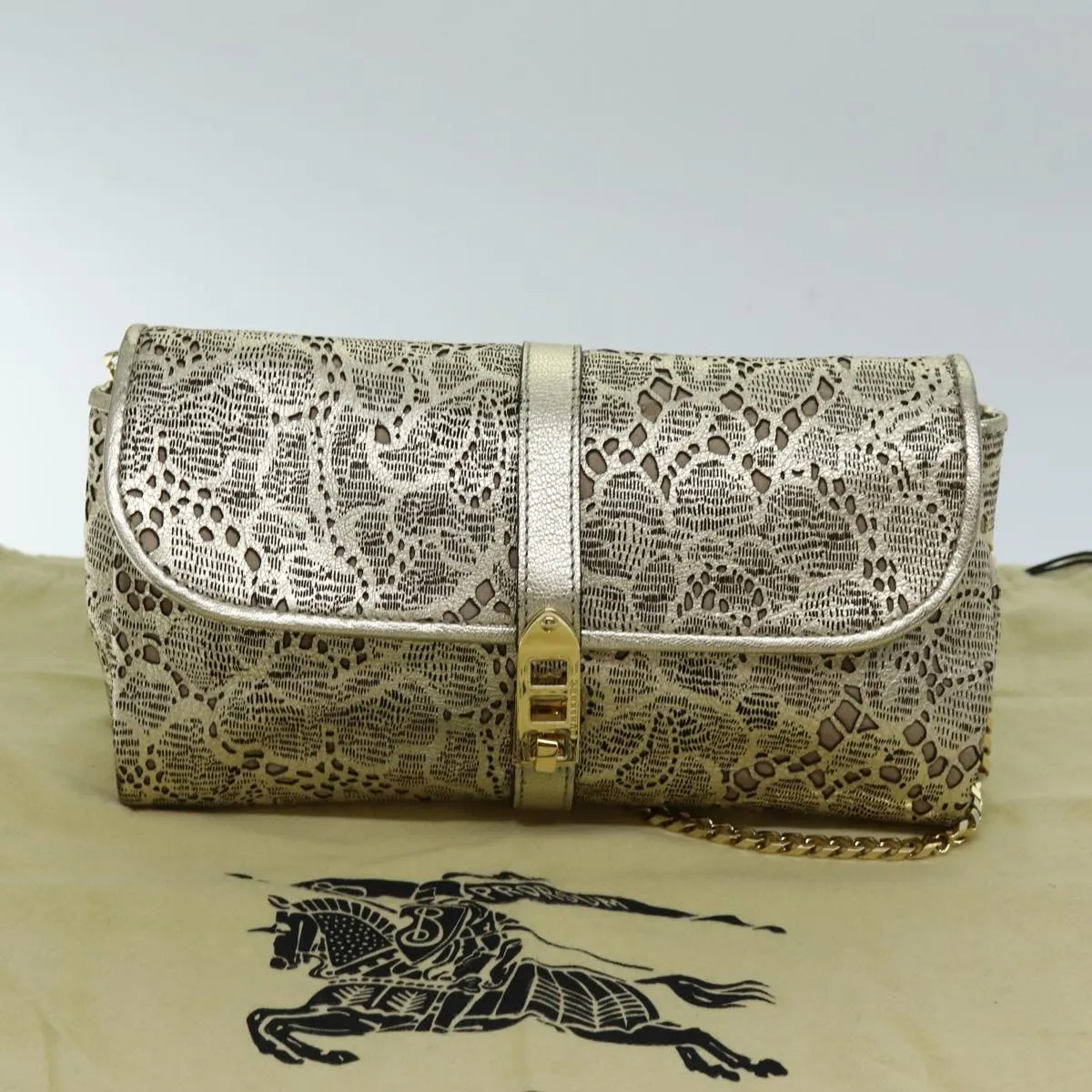 BURBERRY Chain Shoulder Bag Leather Gold Auth 74996