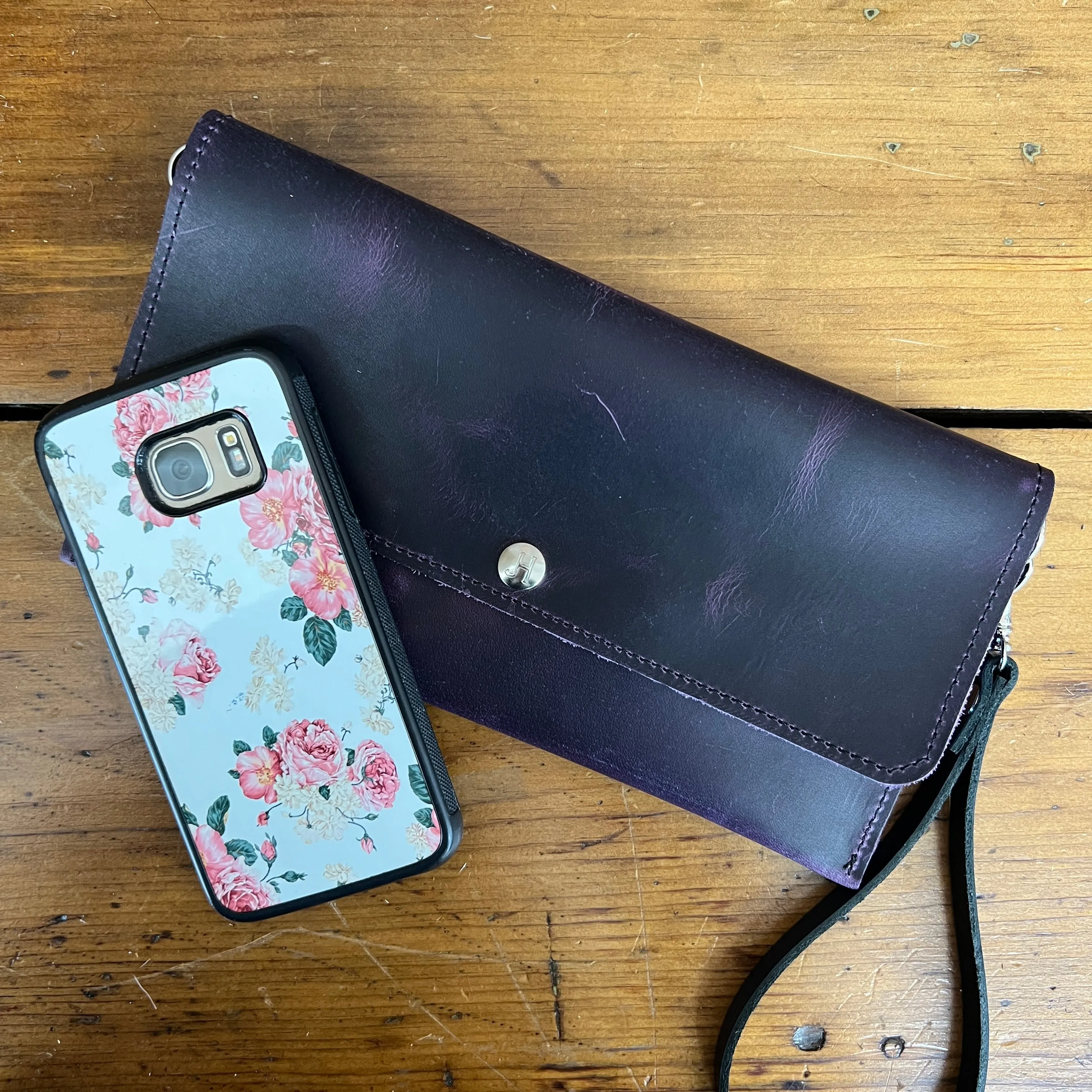 Carly Clutch - Plum