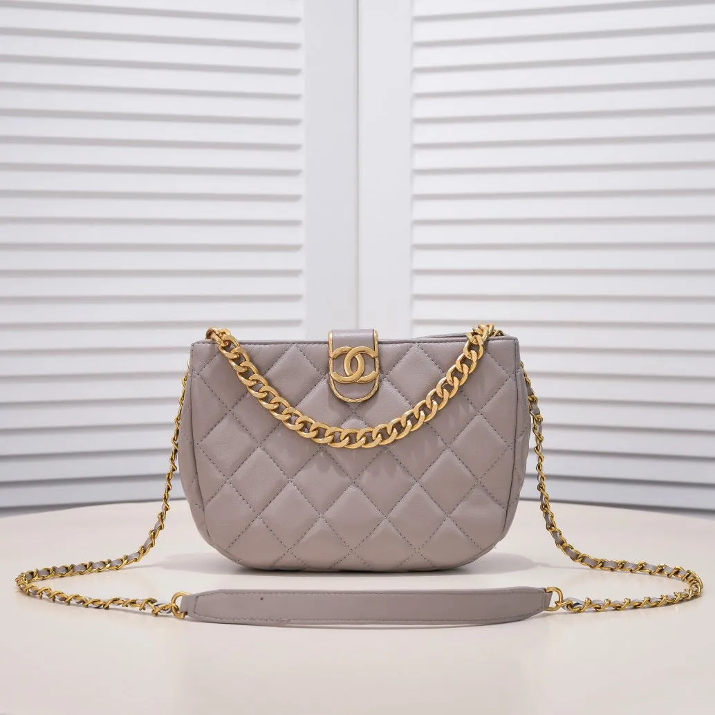 CC605 Hobo Handbag / 6.6 × 9 × 2.7 inch