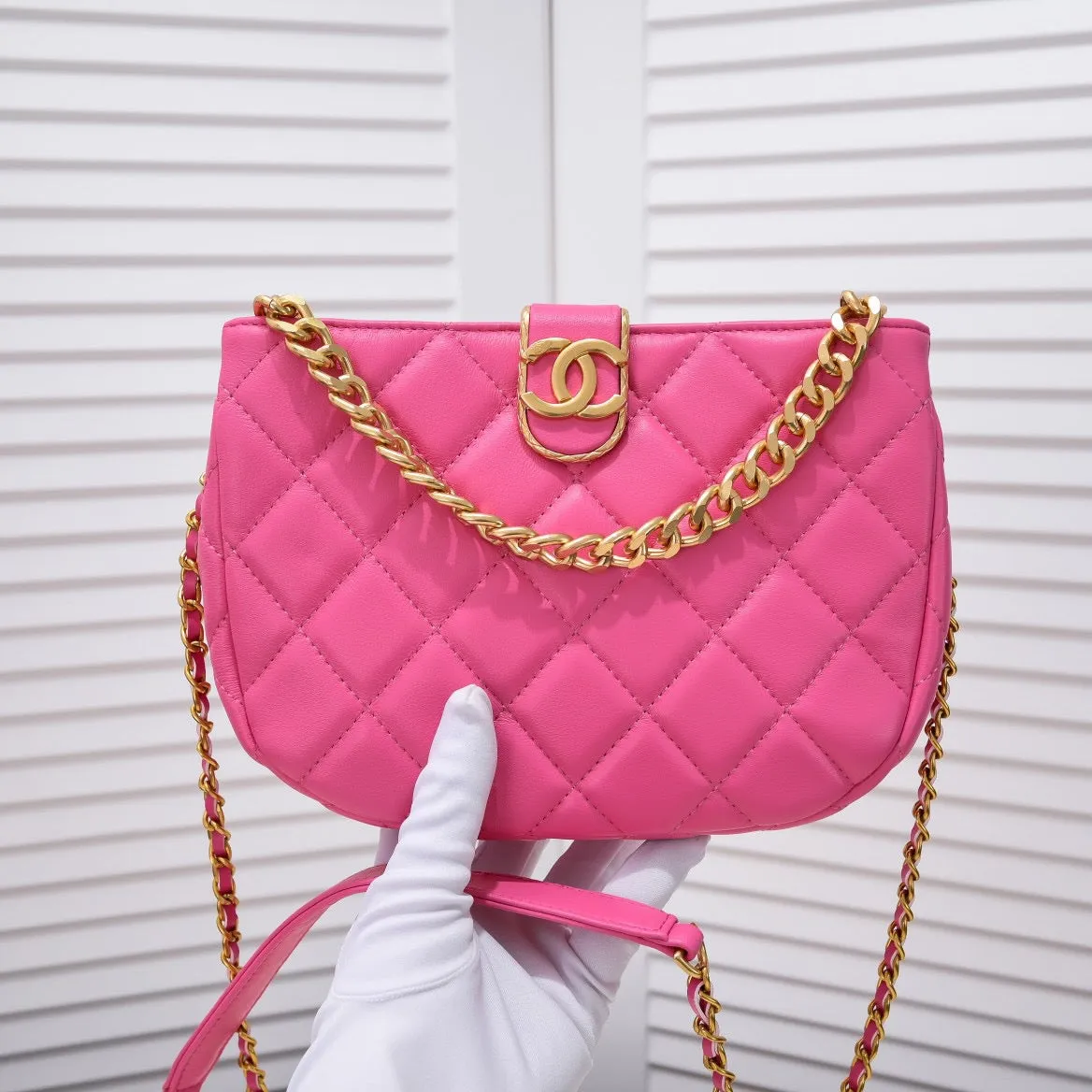 CC605 Hobo Handbag / 6.6 × 9 × 2.7 inch