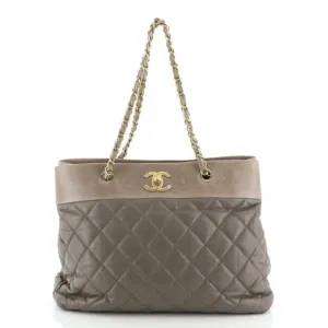 CHANEL GREIGE QUILTED DISTRESSED LEATHER CHAIN TOTE BAG