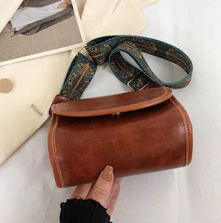 CL1071 - Retro Shoulder Bag
