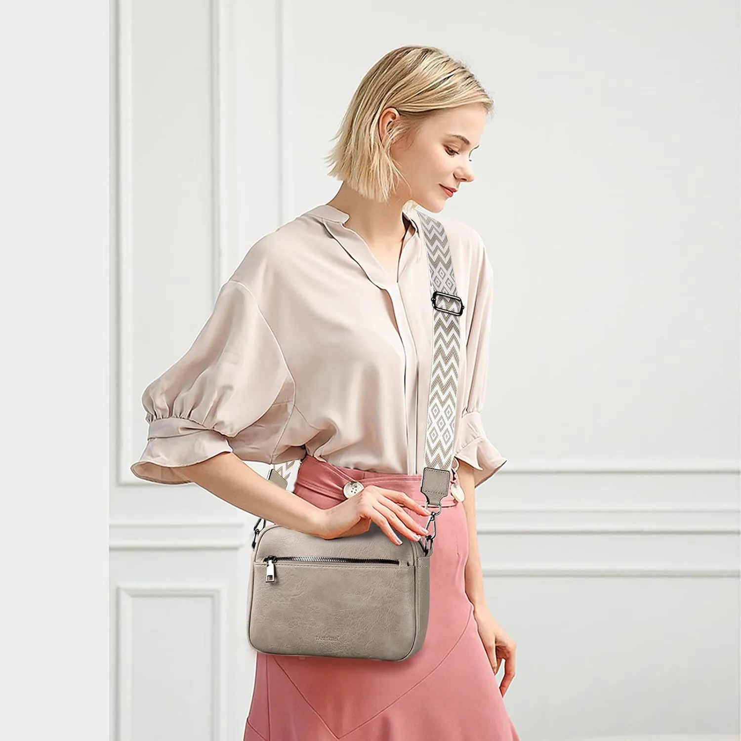 Crossbody Bags for Women Vegan Leather Purses for Women Handbags Shoulder Bag for Daily Life Work Travel Shopping