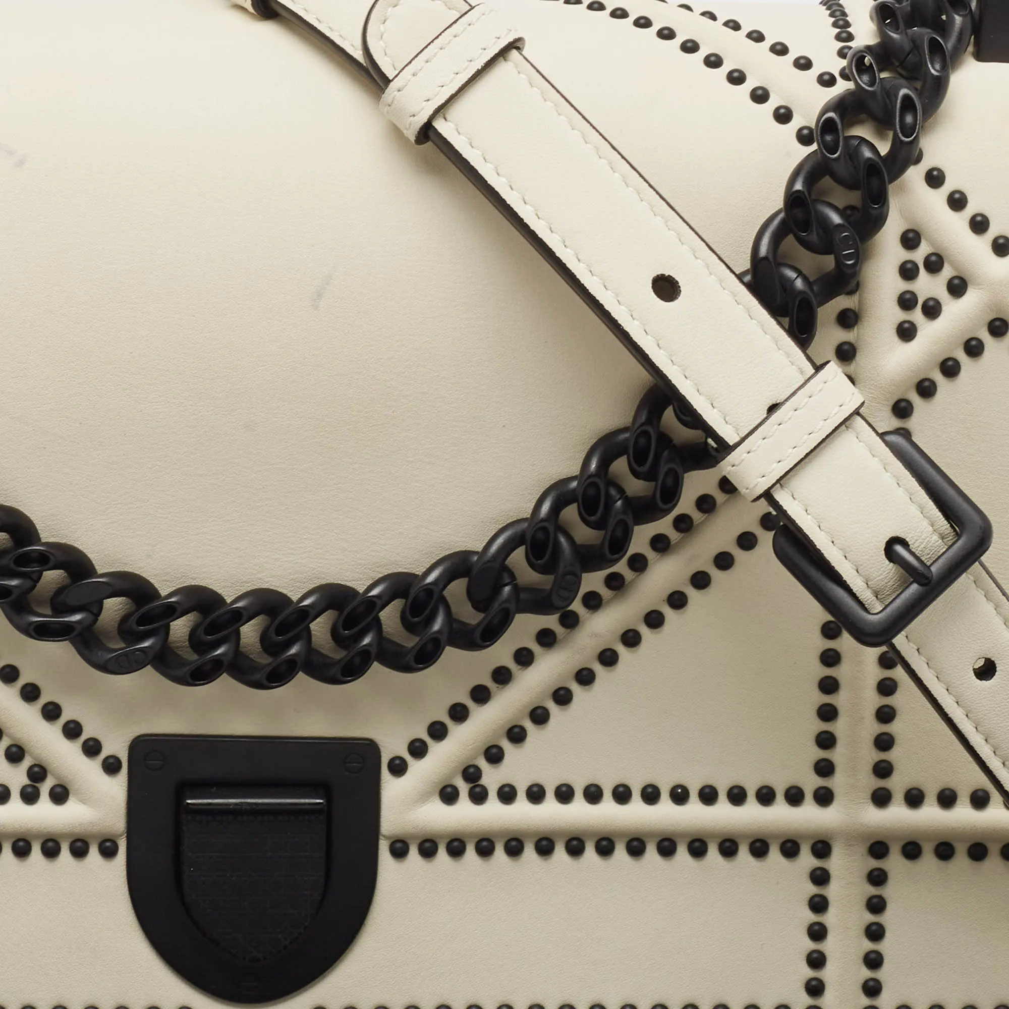 DIOR White Leather Medium ama Flap Shoulder Bag