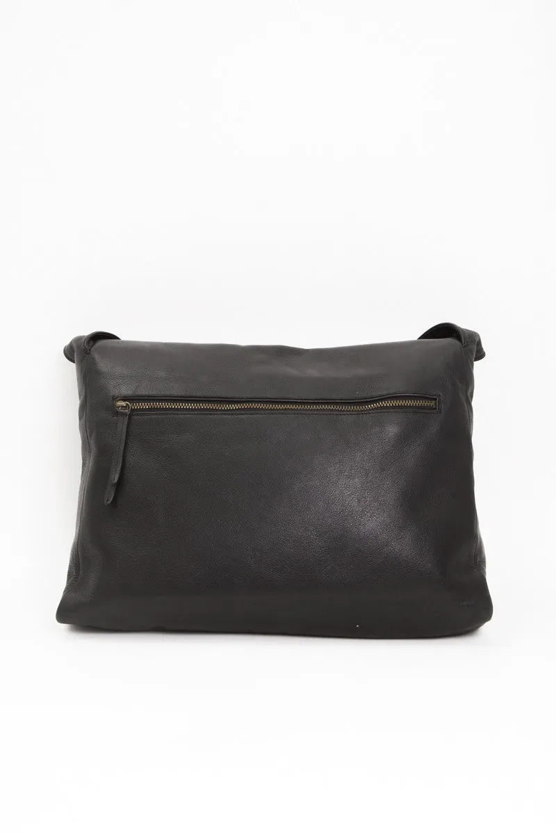 ENVELOPE SHOULDER BAG