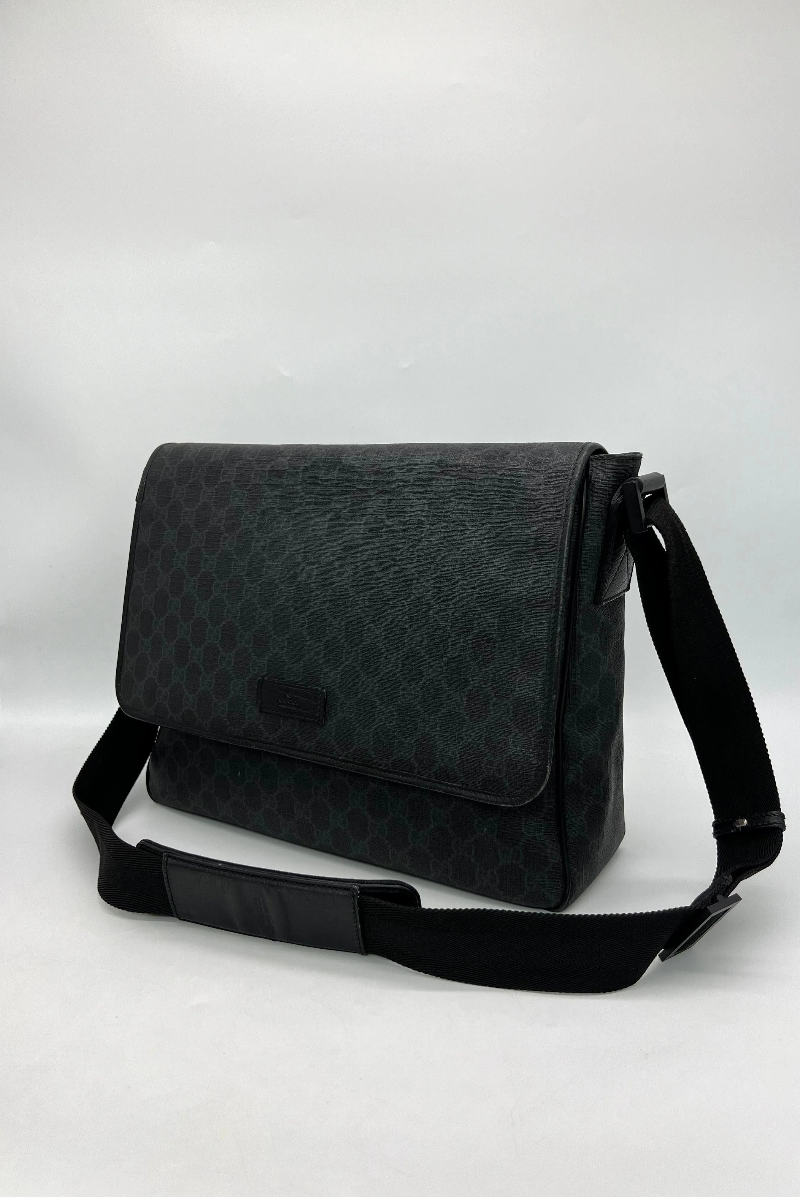 GUCCI Black GG Supreme Canvas and Leather Flap Messenger Bag