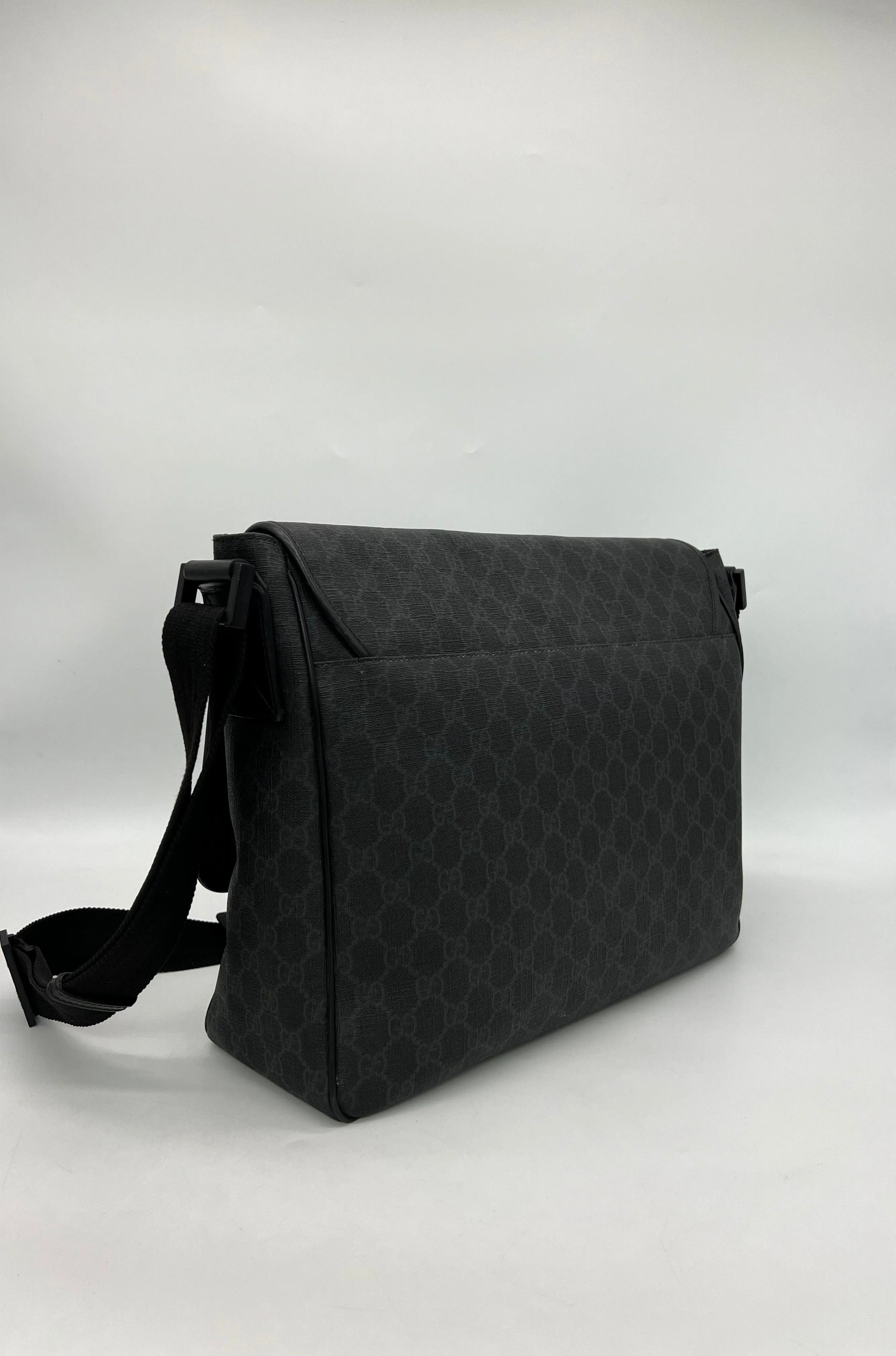 GUCCI Black GG Supreme Canvas and Leather Flap Messenger Bag