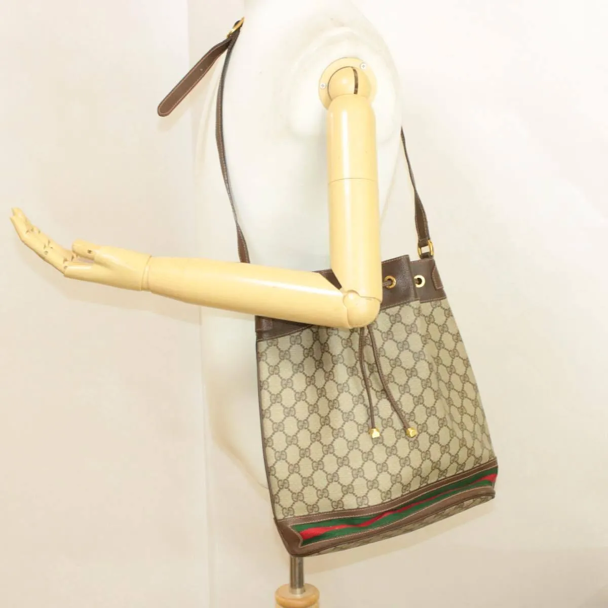 GUCCI Supreme GG Canvas Bucket Bag