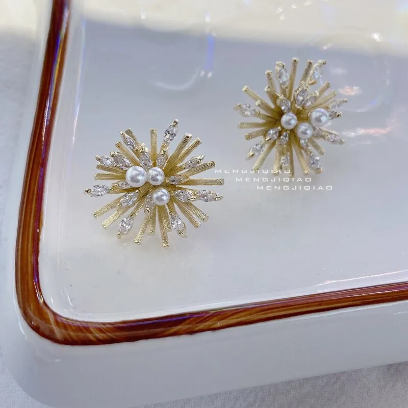 Korean Cute Shiny Zircon Flower Stud Earrings For Women