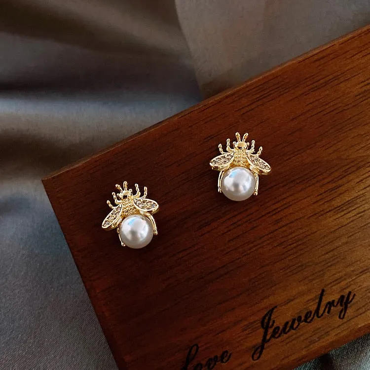 Korean New Exquisite Honey Bee Pearl Earrings Fashion