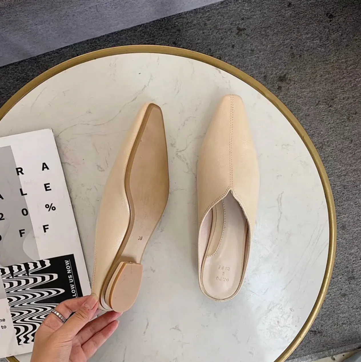 [Korean Style] Ashelie Solid Color Pointy Toe Mules