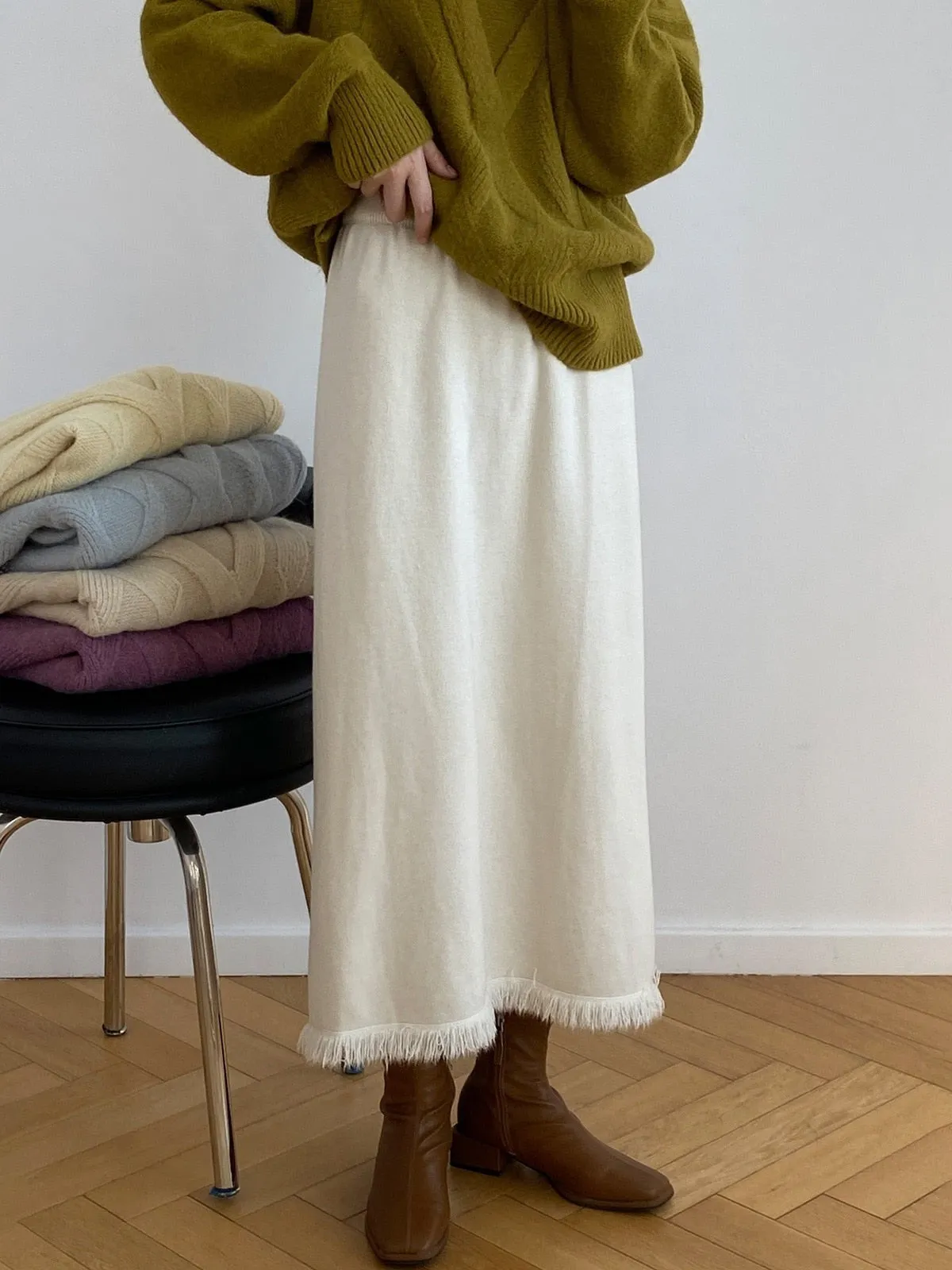 [Korean Style] Cinched Waist Frayed Hem Winter Long Skirt w/ Back Slit