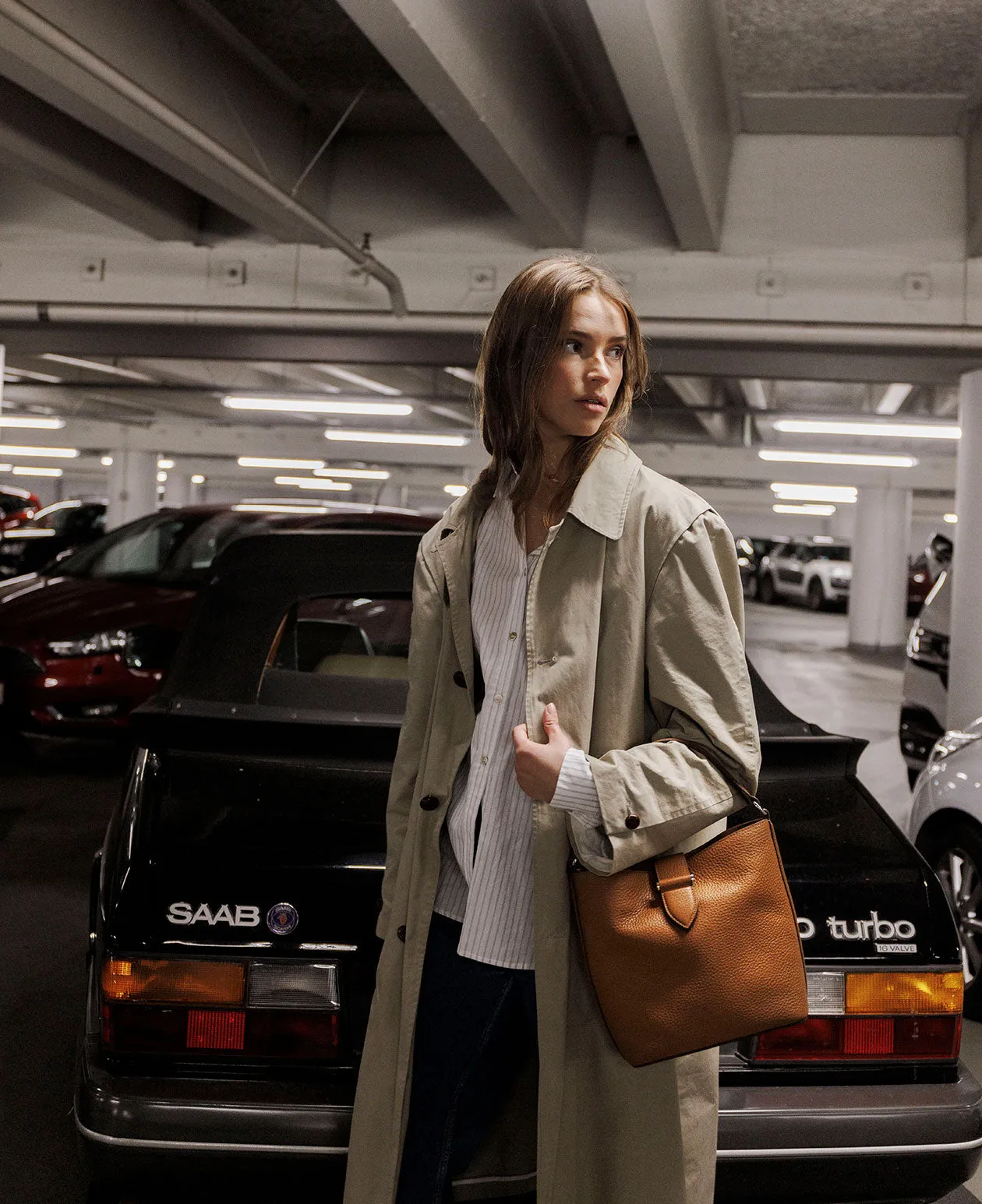 LEXIE small bucket bag - Cognac