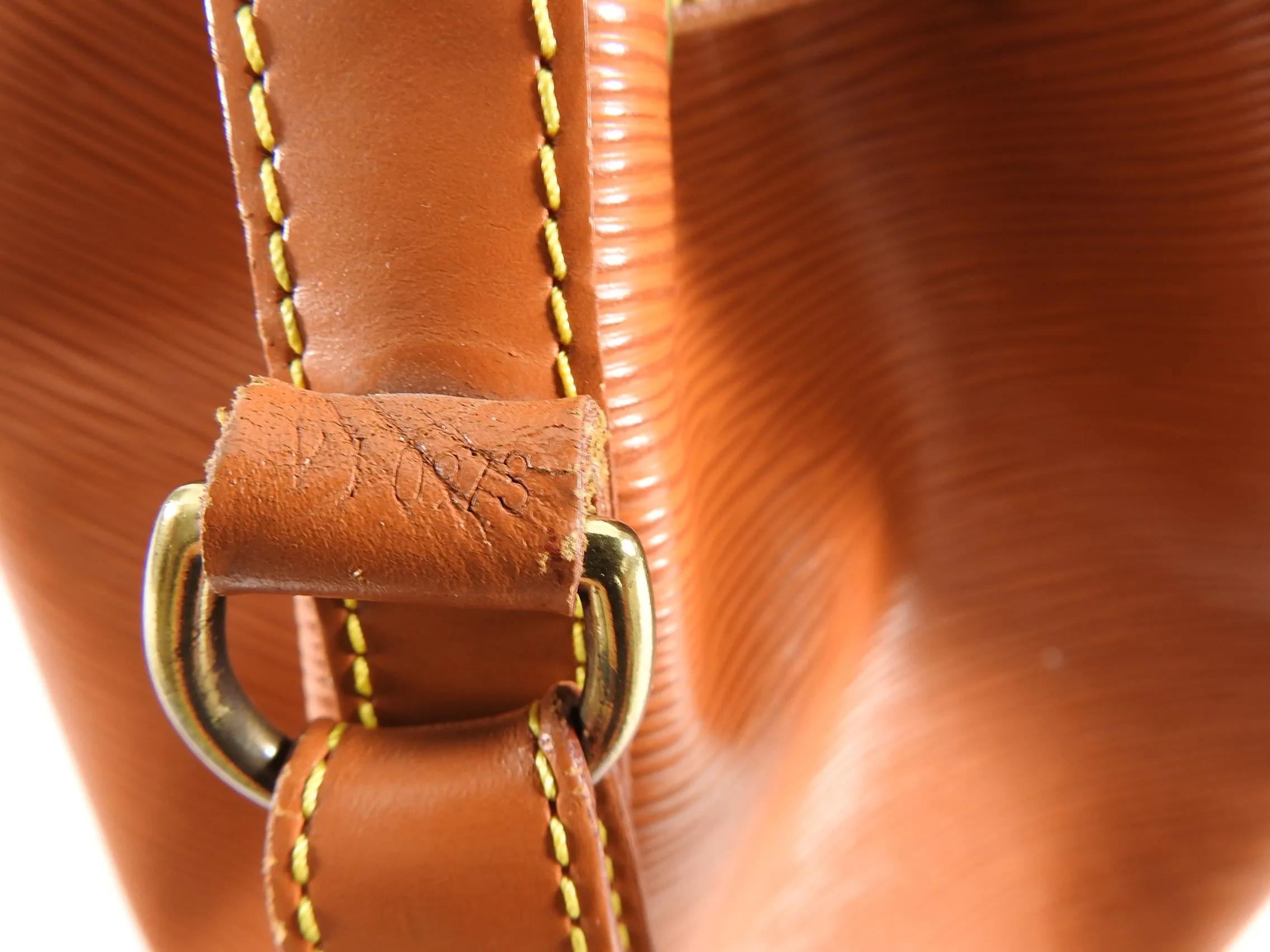 Louis Vuitton Vintage 1993 Tan Epi Leather Noe GM Bucket Bag