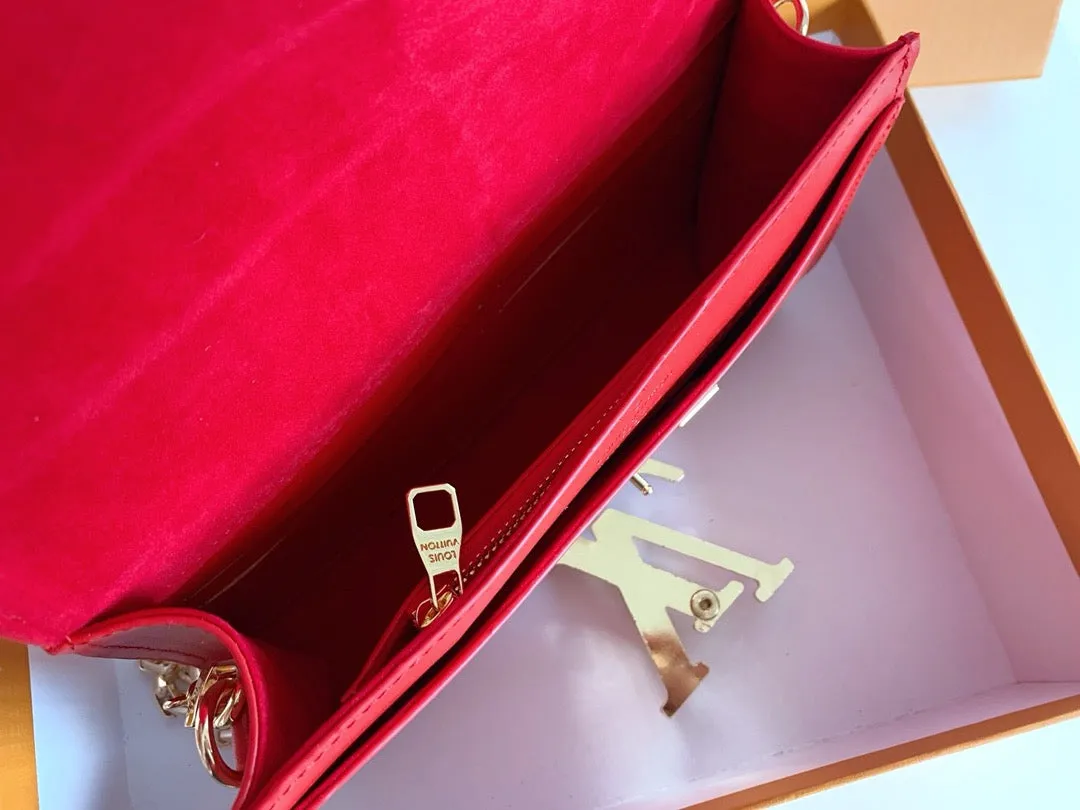 LV Pochette Louise