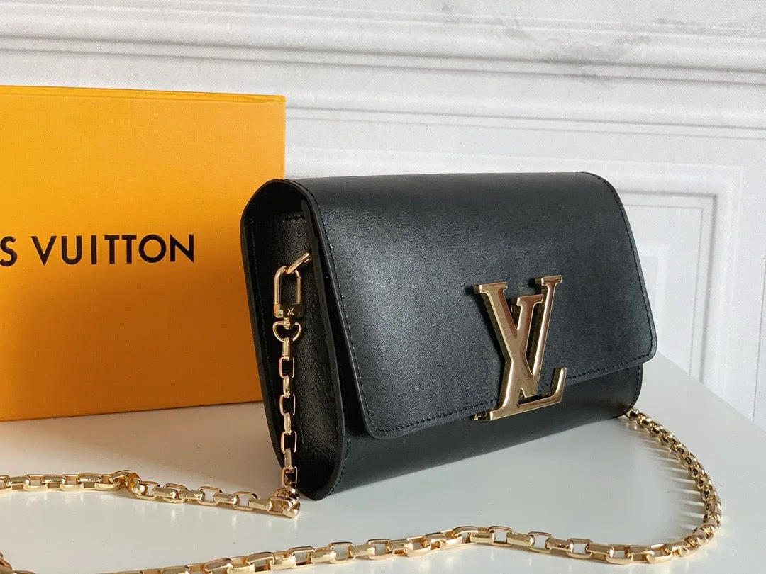 LV Pochette Louise