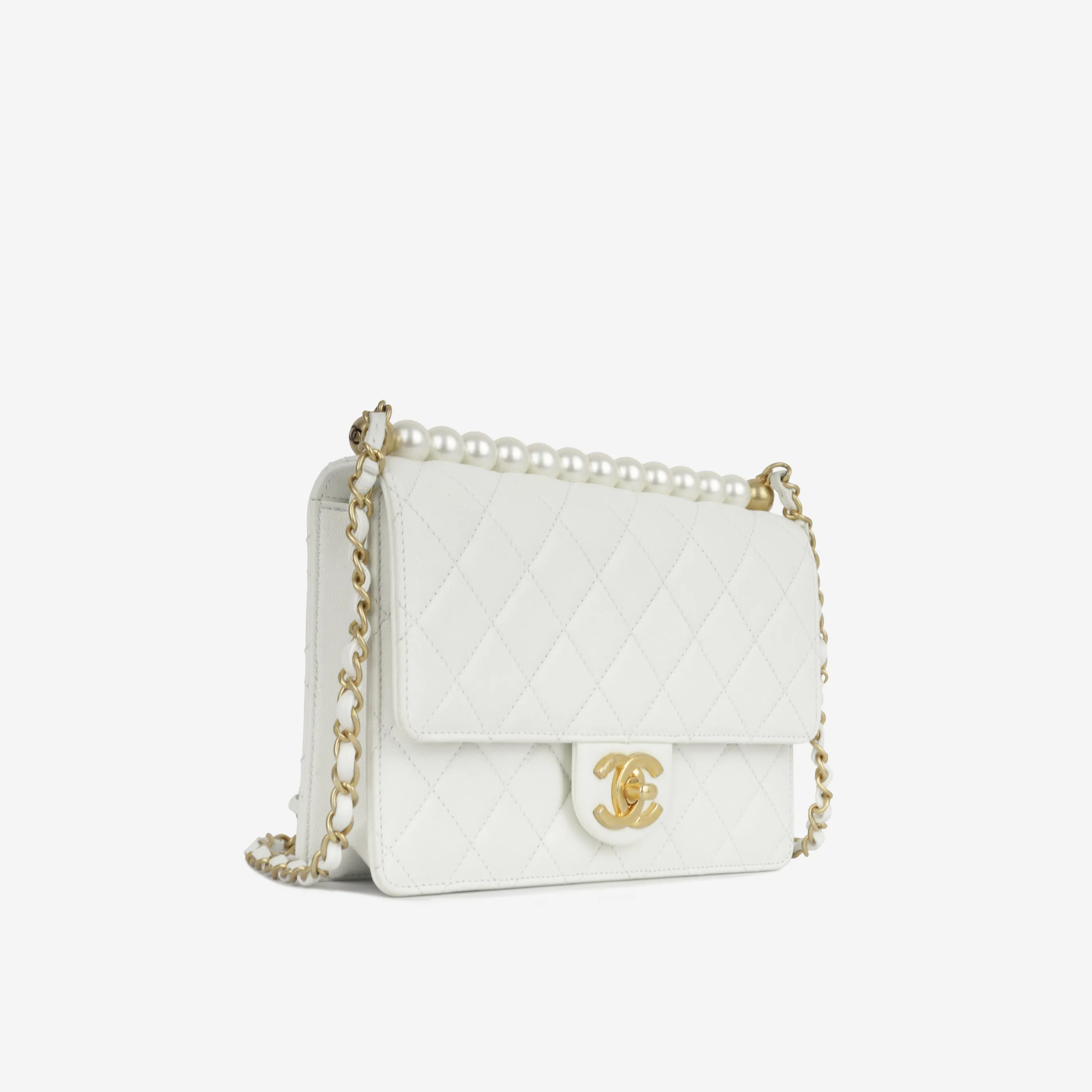 Medium Chic Pearl Flap