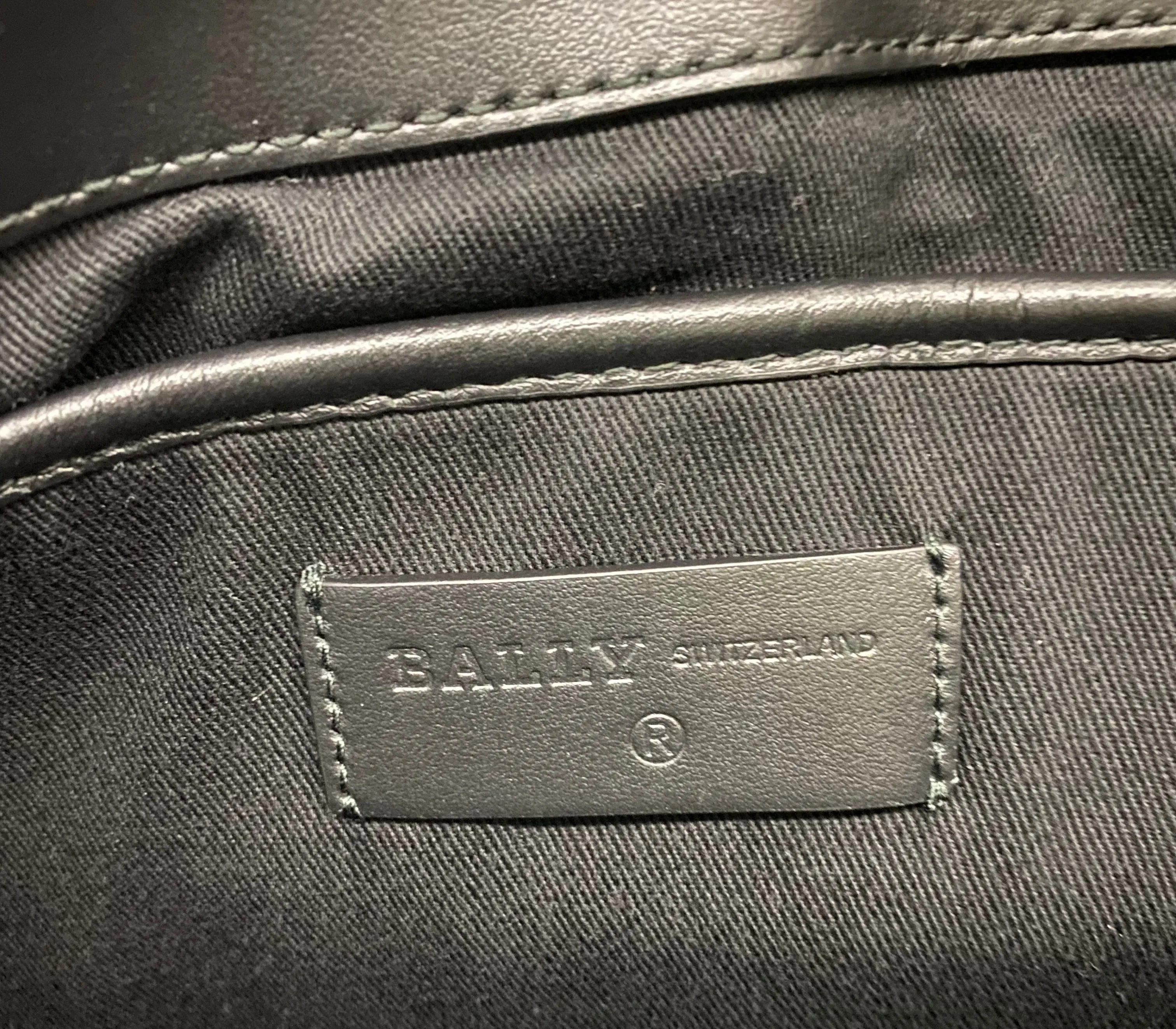 NEW Bally Decker Men's 6222748 Black Leather Cross Body Bag MSRP $1450