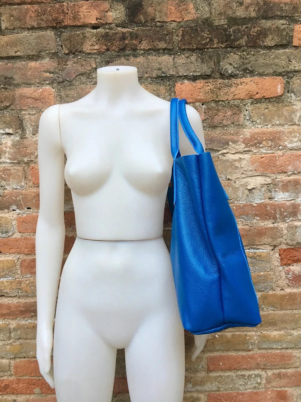 PINK shopper bag in GENUINE leather. Large carry all bag for your laptop, books. Light pink leather tote /  bucket bag. Pink leather purse
