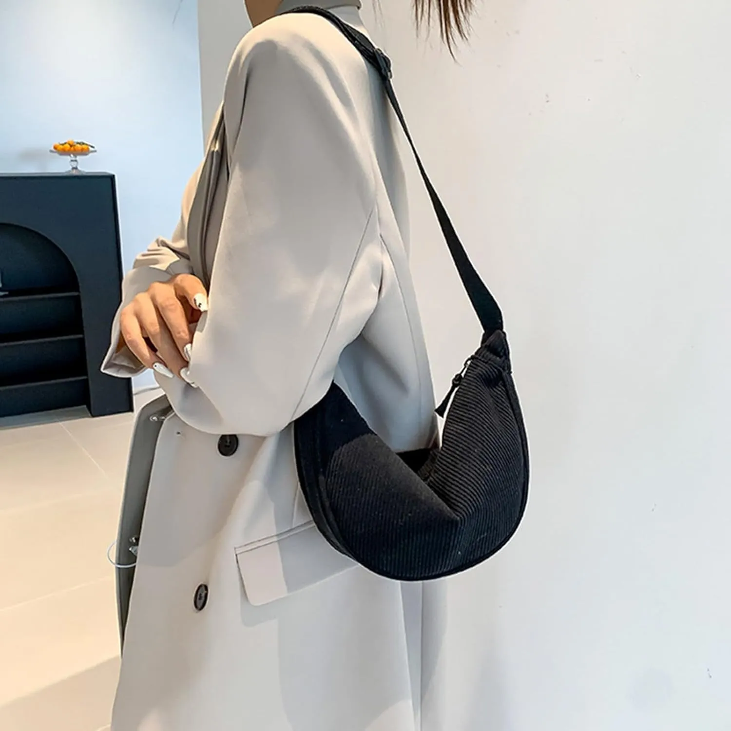 Quilted Crossbody Bags for Women Crossbody Purses and Handbags Lightweight Pocketbook Temperament Clutch Purse(Black)