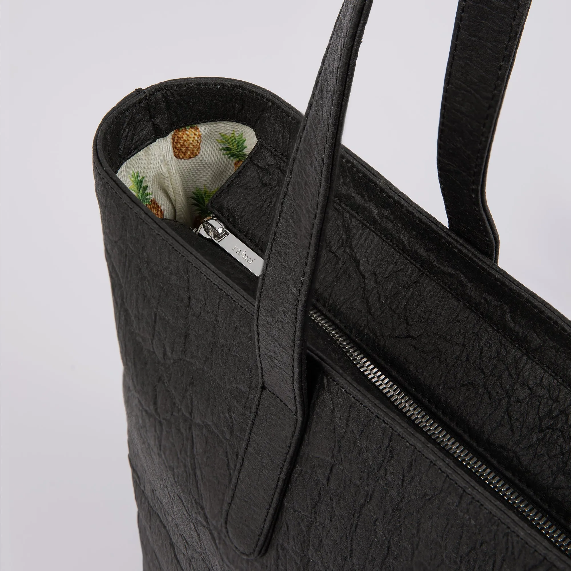 Sequoia Zip Tote | Black Texture