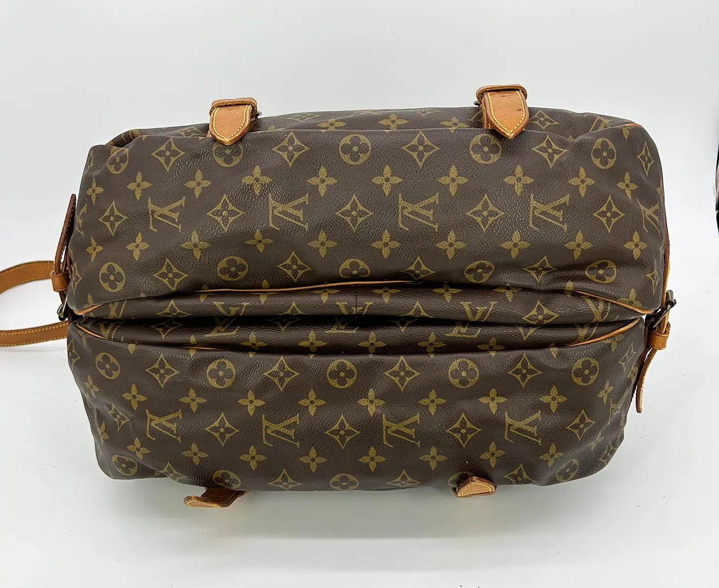 Trendy Inspired Louis Vuitton Vintage Monogram Samur 43 Messenger Shoulder Bag