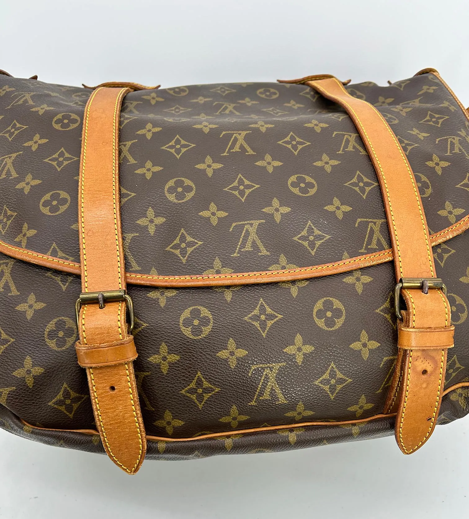 Trendy Inspired Louis Vuitton Vintage Monogram Samur 43 Messenger Shoulder Bag