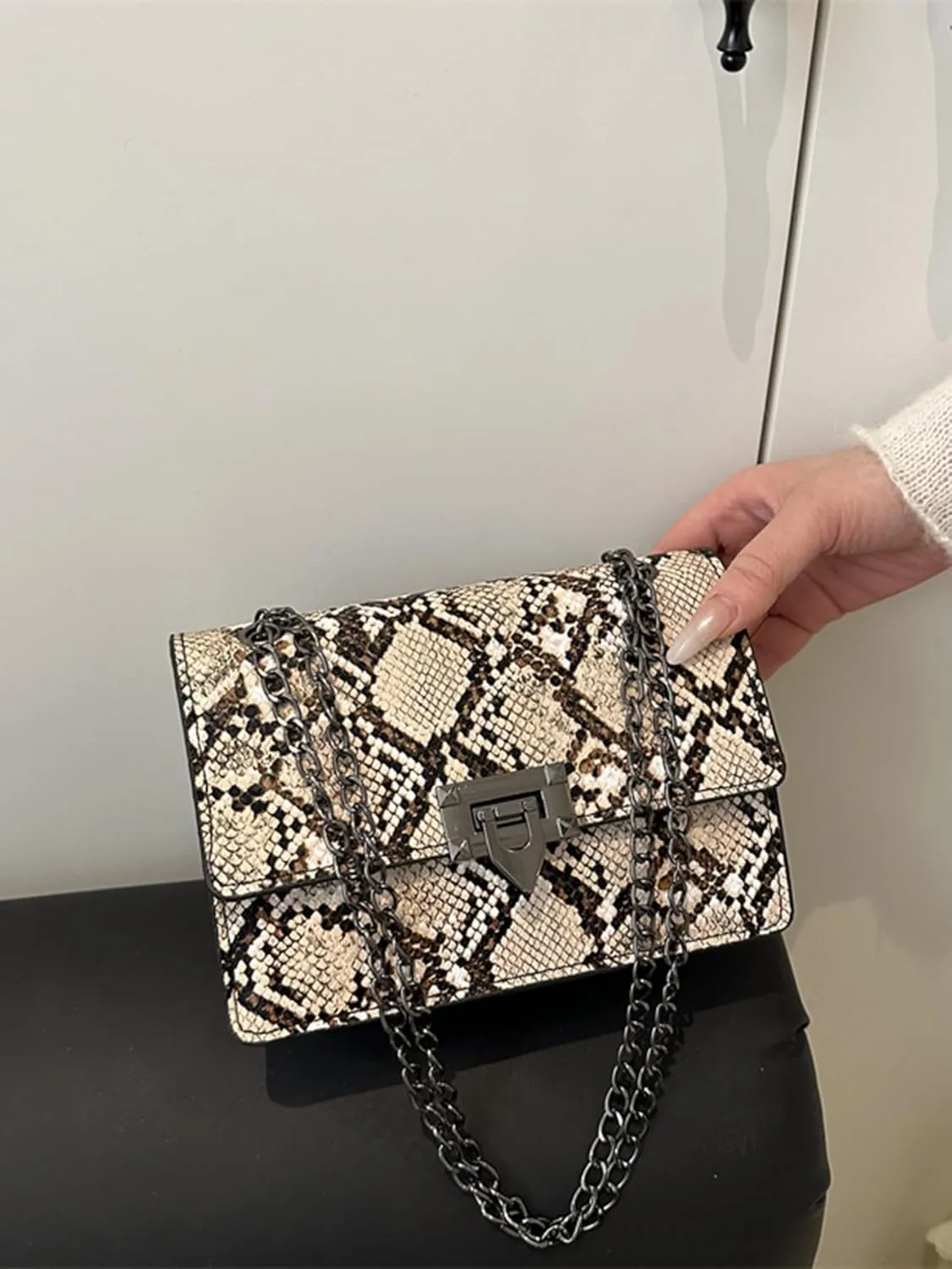 Verdusa Women's Vintage Crocodile Leather Shoulder Bag Metal Chain Underarm Handbags
