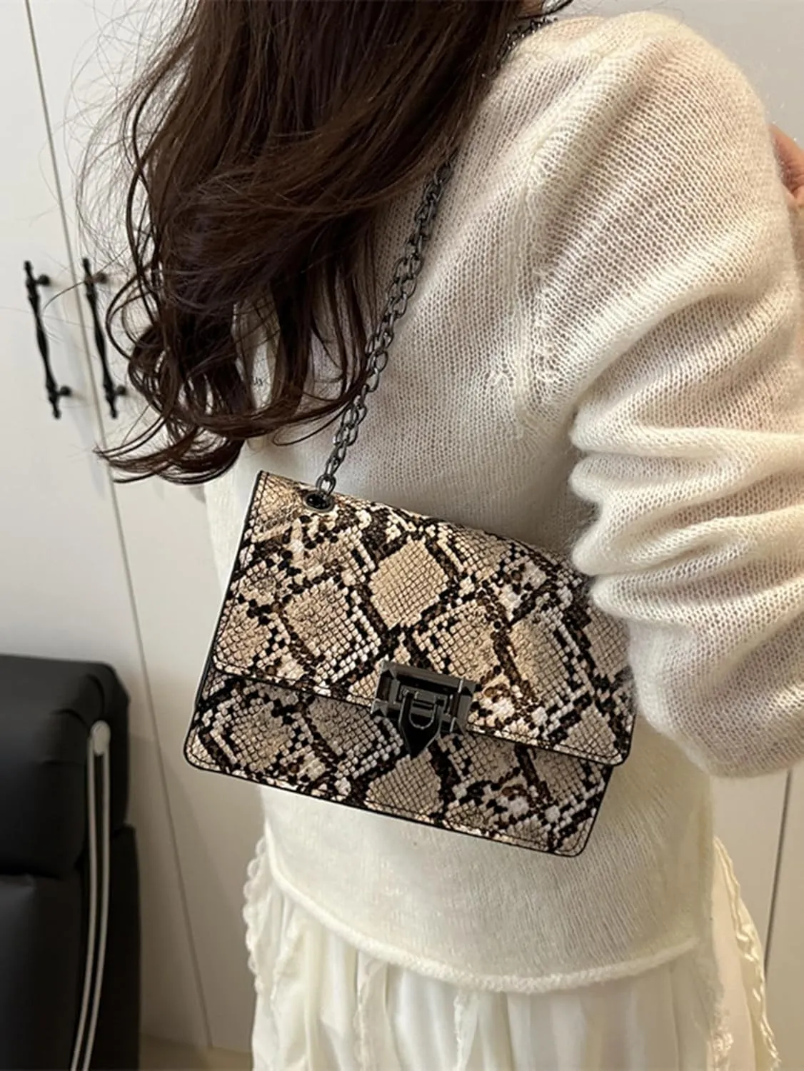 Verdusa Women's Vintage Crocodile Leather Shoulder Bag Metal Chain Underarm Handbags
