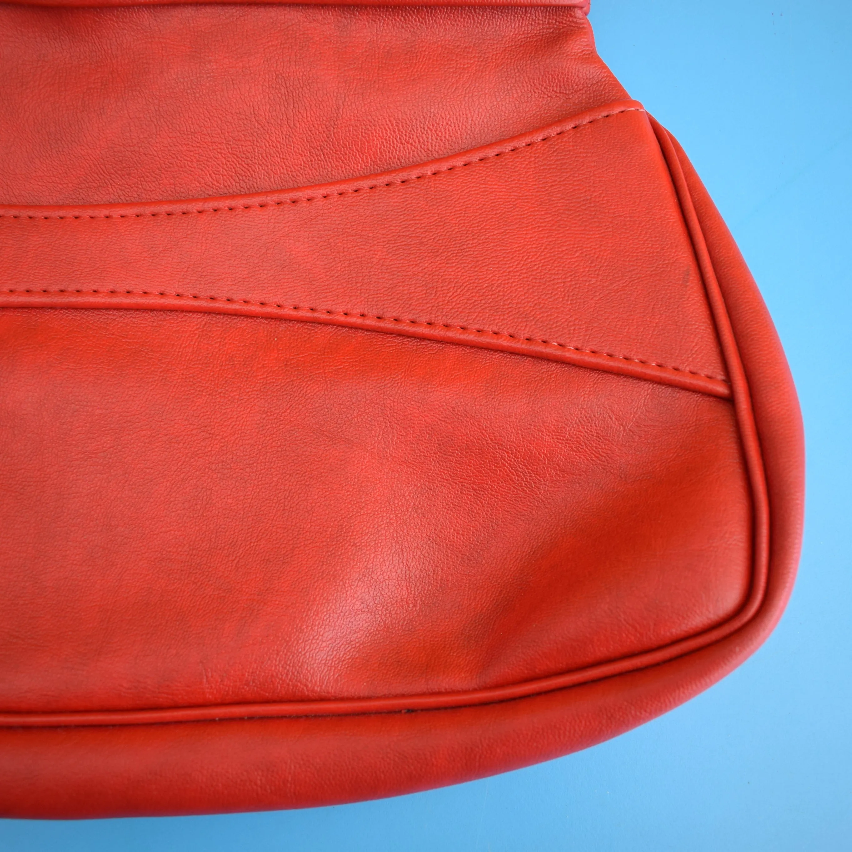 Vintage 1970s Vinyl Clarks Handbag - Red